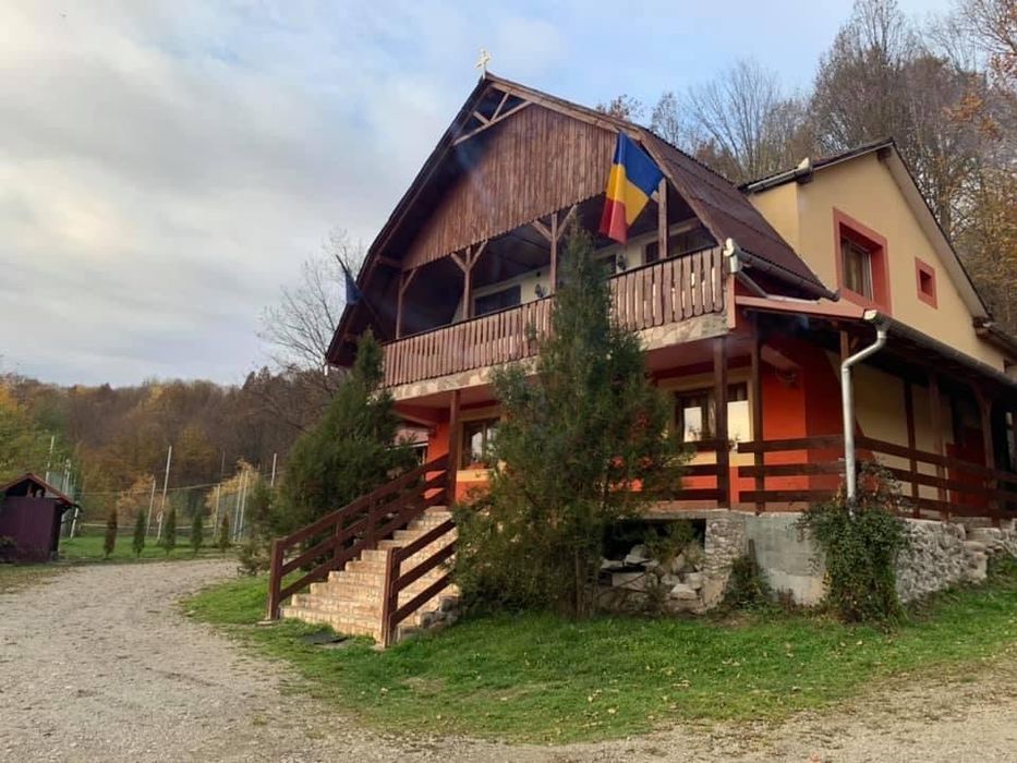 Cabana de inchiriat cu ciubăr hidromasaj-Poieni-Valea Draganului — cabană de închiriat în Poieni
