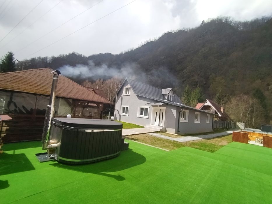 Cabana rustica Ollie-Retezat — cabană de închiriat în Hateg